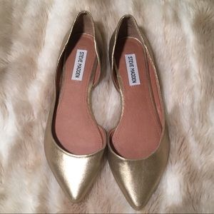 ***SOLD*** Gold Steve Madden Flats